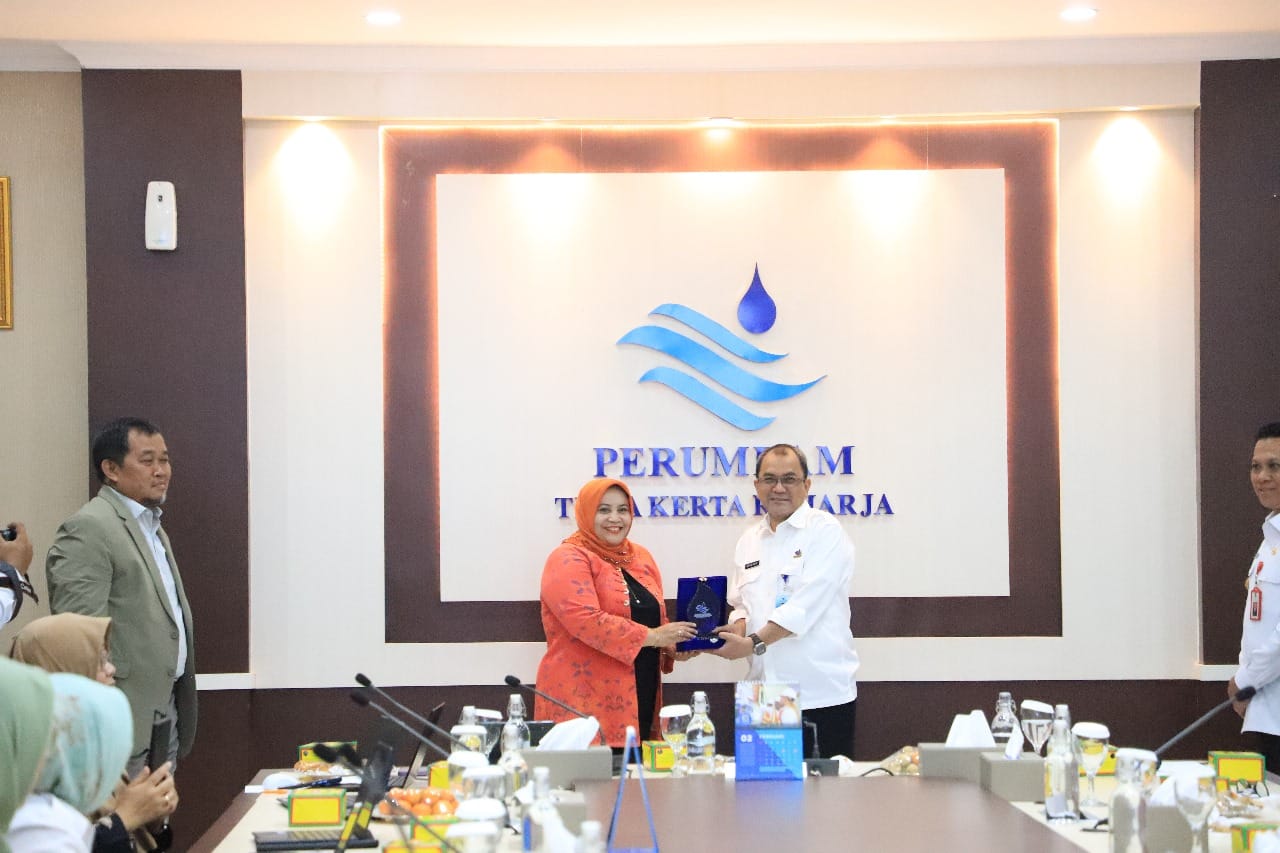 Perumdam TKR Kembali Raih Juara 1 BUMD Berkinerja Sehat se-Indonesia 1 IMG 20240307 WA0010