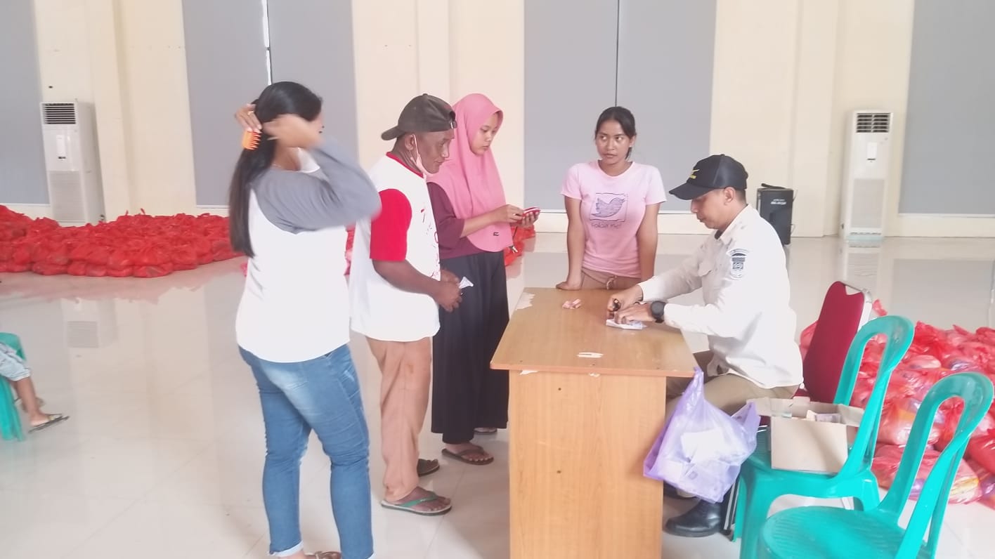 Pemerintah Kecamatan Solear Gelar Bazzar Murah, Warga Antusias 1 IMG 20240430 WA0020