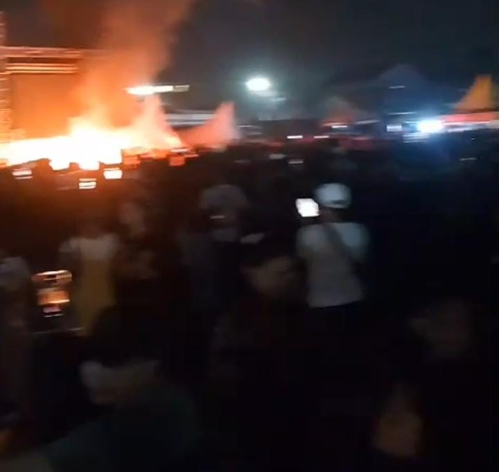 Panitia Diduga Kabur, Penonton Mengamuk Saat Konser Tangerang Lentera Festival 2024 1 IMG 20240623 WA0101
