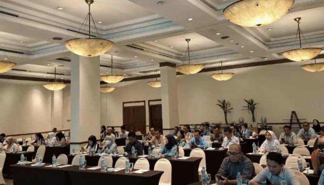 Tingkatkan Kesadaran dan Partisipasi Masyarakat, DLHK Gelar Sosialisasi Sistem Aplikasi Retribusi Sampah 2 IMG 20240717 WA0143