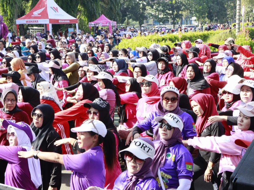 Bupati Bersama Wakil Bupati Tangerang Buka Kegiatan Senam Tangerang Gemilang dan Jalan Sehat 2 IMG 20250511 WA0097