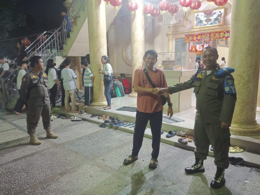 70 Personil Satpol PP Kabupaten Tangerang Dikerahkan, Amankan Perayaan Hari Raya Waisak di 11 Vihara 1 IMG 20250512 WA0094