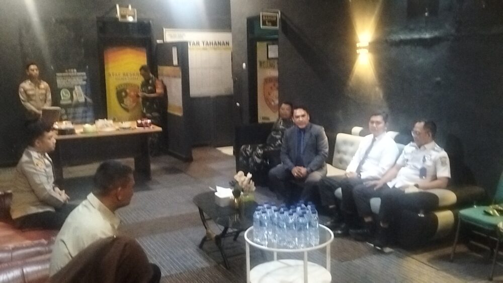 HUT Bhayangkara Ke-80, Kapolsek Cisoka Diberi Surprise 3 Camat Bersama Danramil 013/Cisoka 1 IMG20260701122246 01