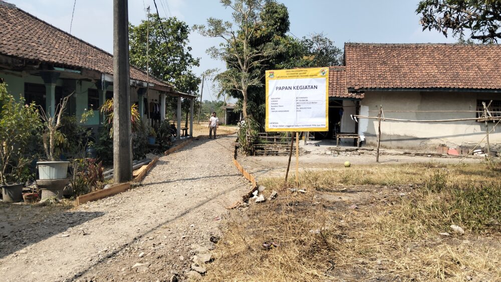 Bangun Jalan di Kampung Bojong, Pemerintah Desa Pasanggrahan Dapat Apresiasi Warga 1 IMG20260808135057