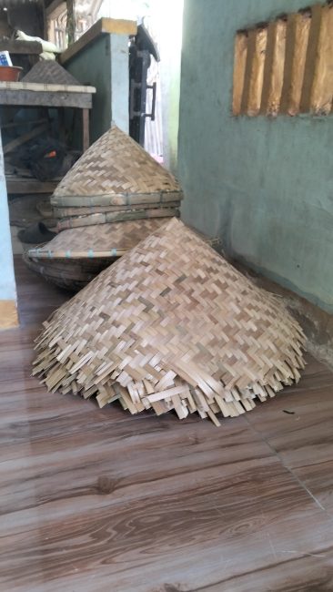 Rasiman Isi Hari Tua dengan Merajut Kerajinan dari Bambu 1 IMG20260808135816